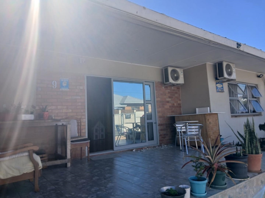 4 Bedroom Property for Sale in Avondale Western Cape